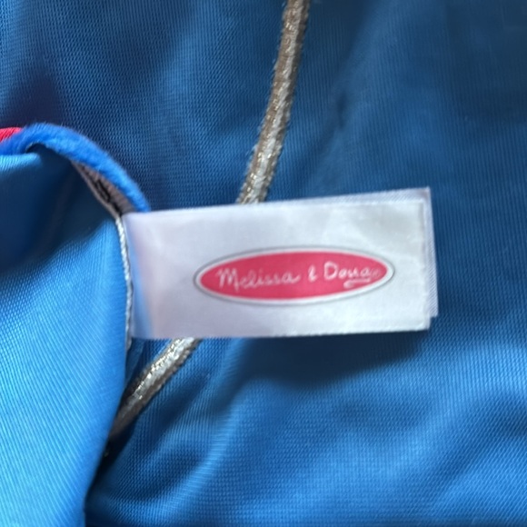 Melissa and Doug pretend play Knight costume for ages 3-6 - Picture 3 of 6